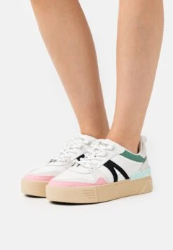 Lacoste Baskets Basses - Off-White/Green