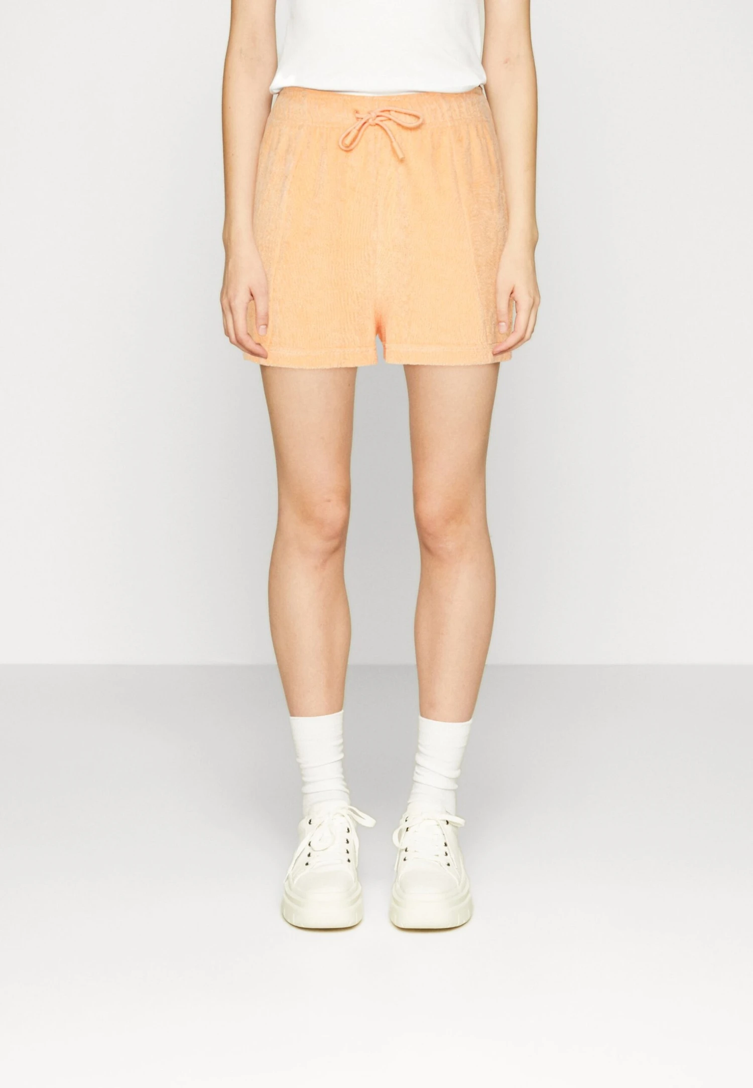 Lacoste Short - Apricot