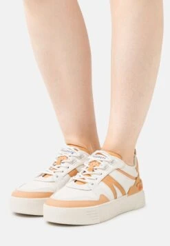 Lacoste Baskets Basses - White/Light Pink