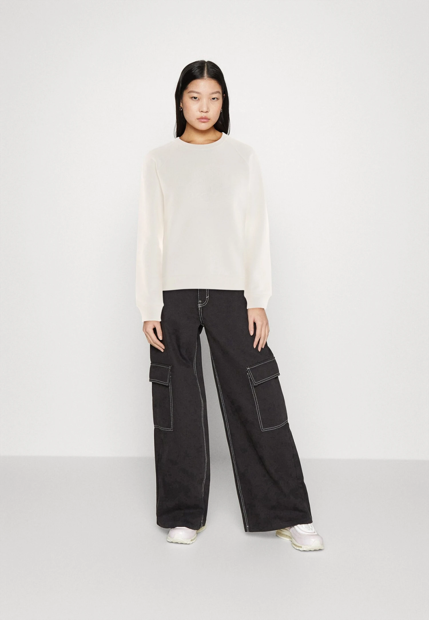 Lacoste Sweatshirt - Flour – Image 2