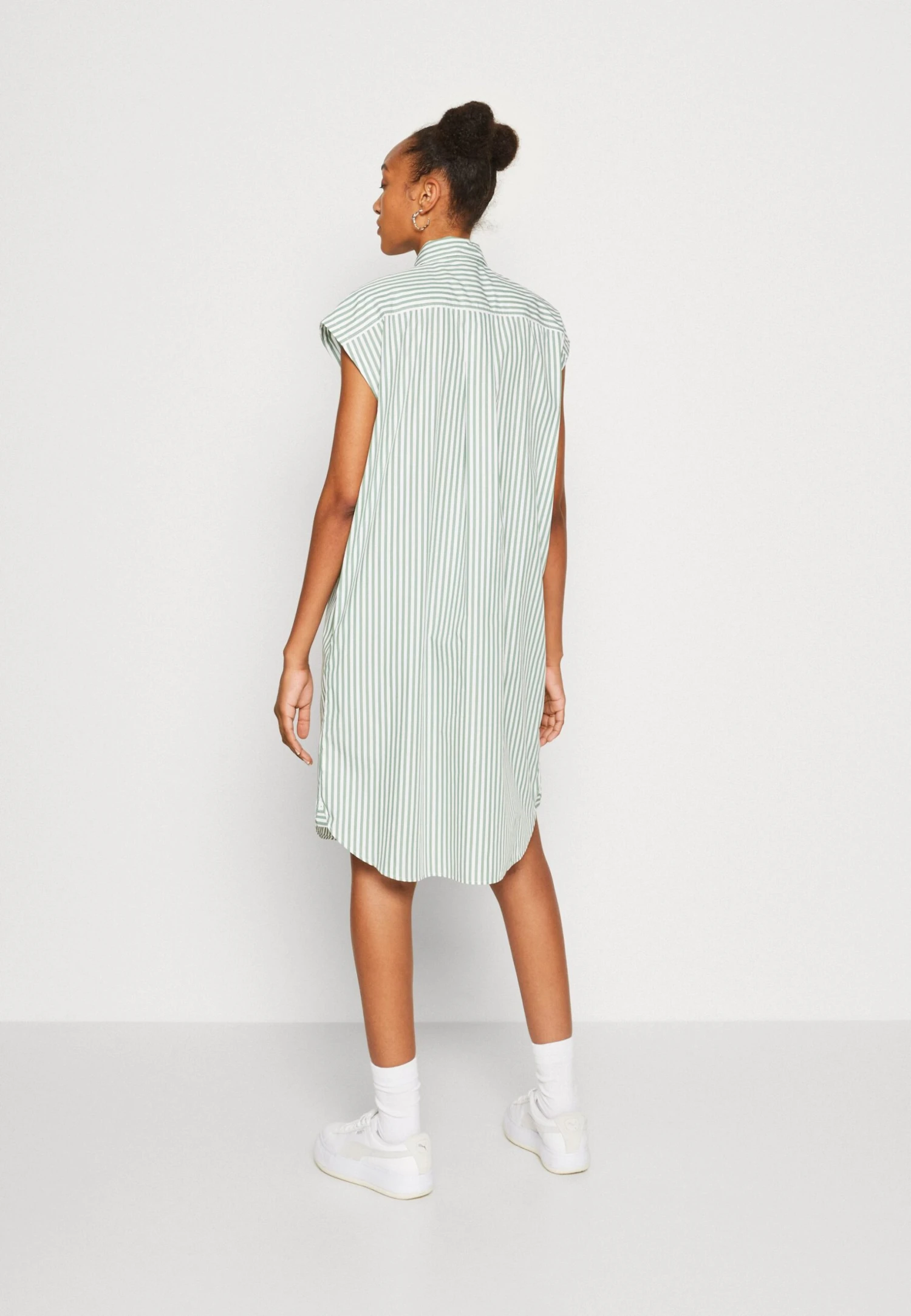 Lacoste Robe Chemise - White/Ash Tree – Image 3