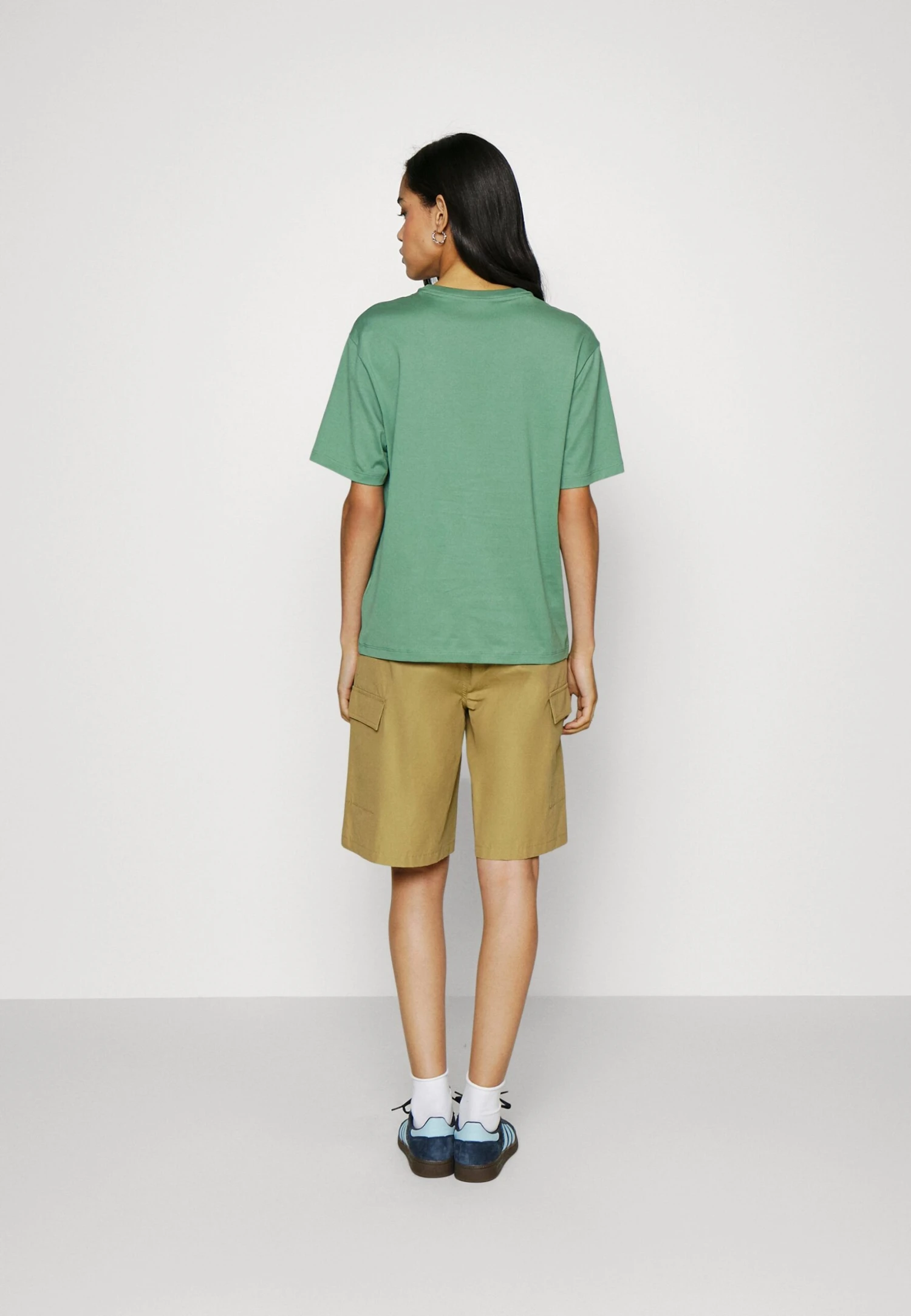 Lacoste T-Shirt Basique - Vert Kaki – Image 3