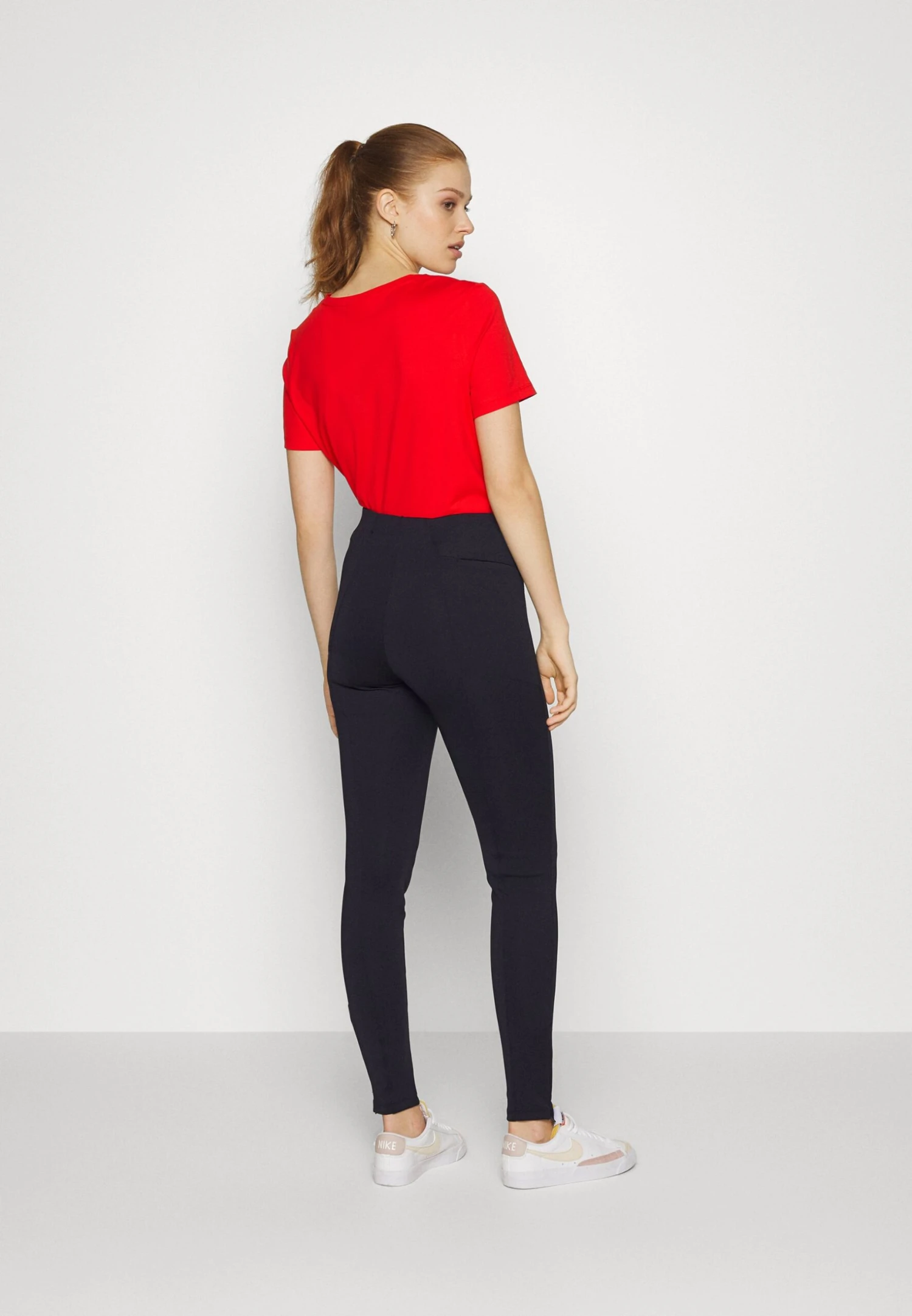 Lacoste Pantalon Classique - Abysm – Image 3