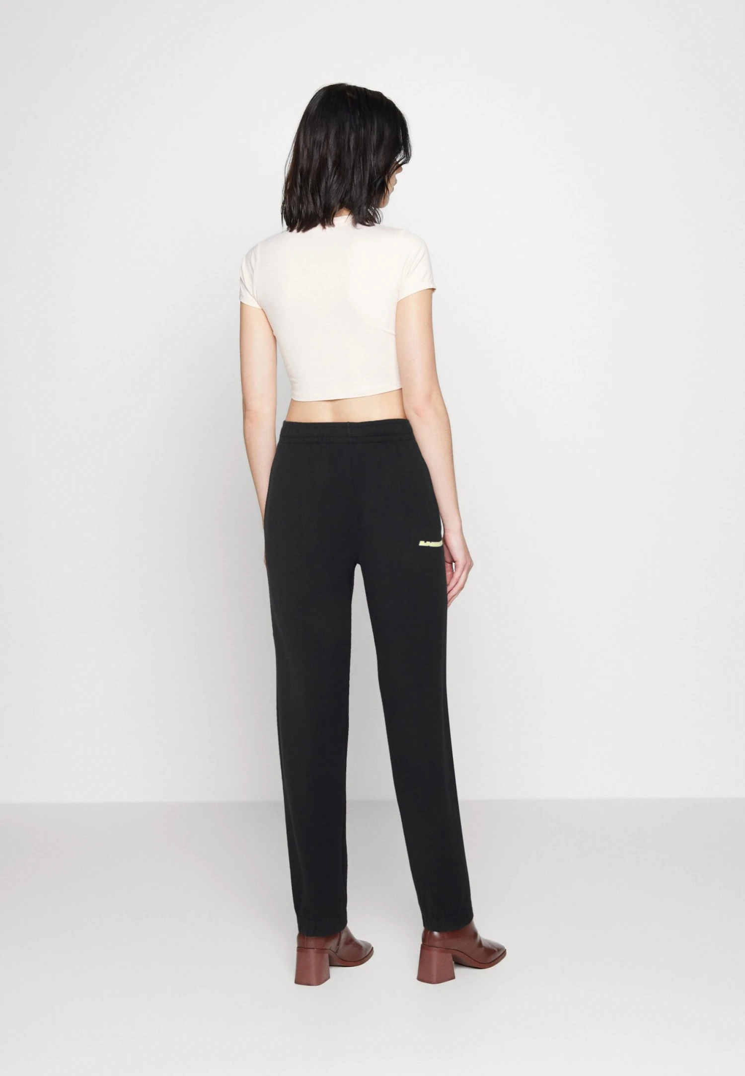 Lacoste Pantalon De Survêtement - Black – Image 3
