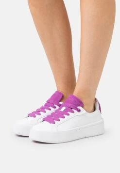 Lacoste Carnaby Plat - Baskets Basses - White/Purple