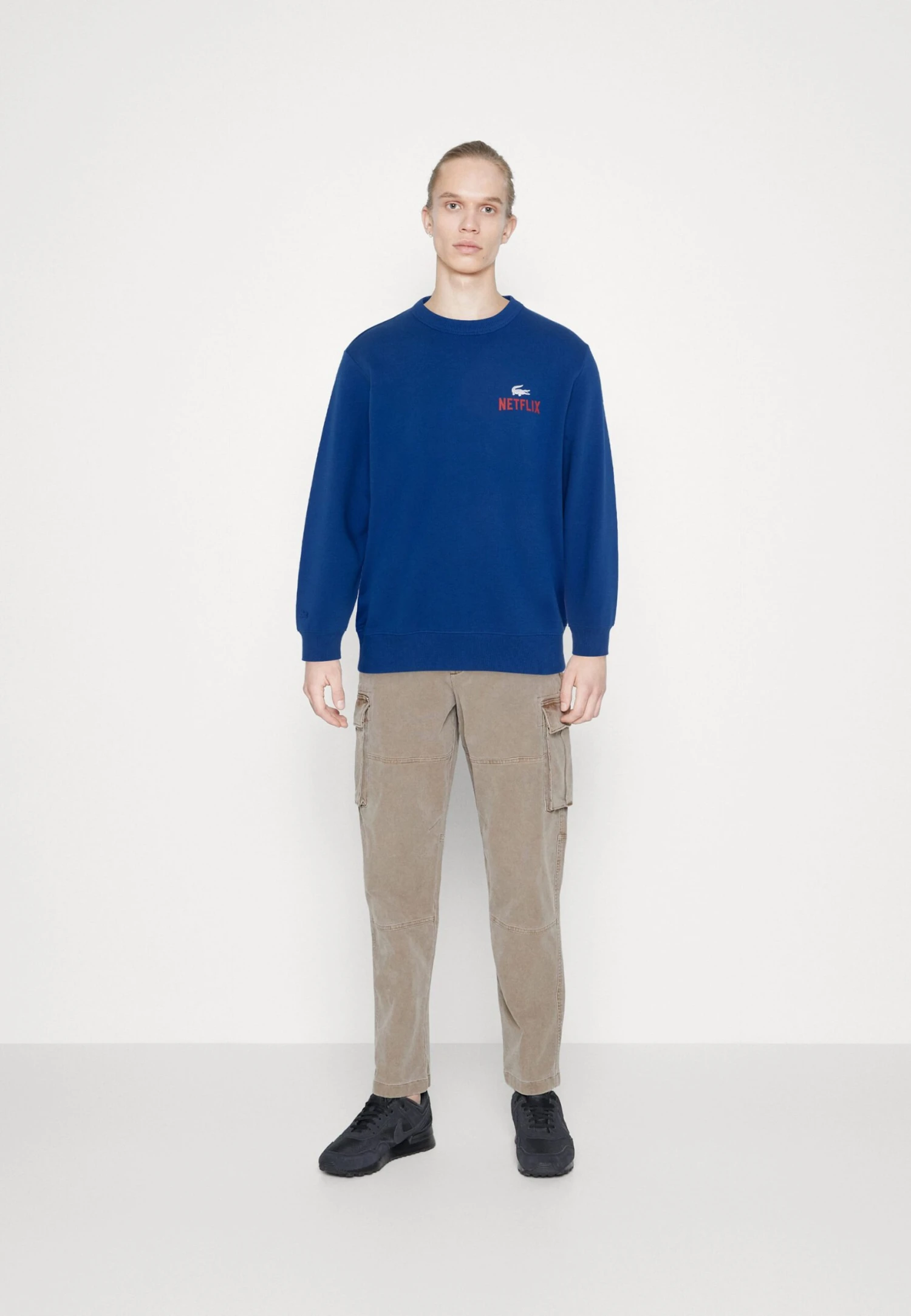 Lacoste X Netflix Unisex - Sweatshirt - Cobalt – Image 2