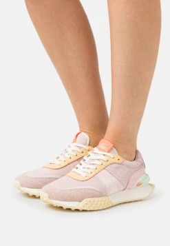 Lacoste Spin Deluxe - Baskets Basses - Light Pink/Light Yellow