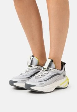 Lacoste Odyssa - Baskets Basses - Light Grey/Off White